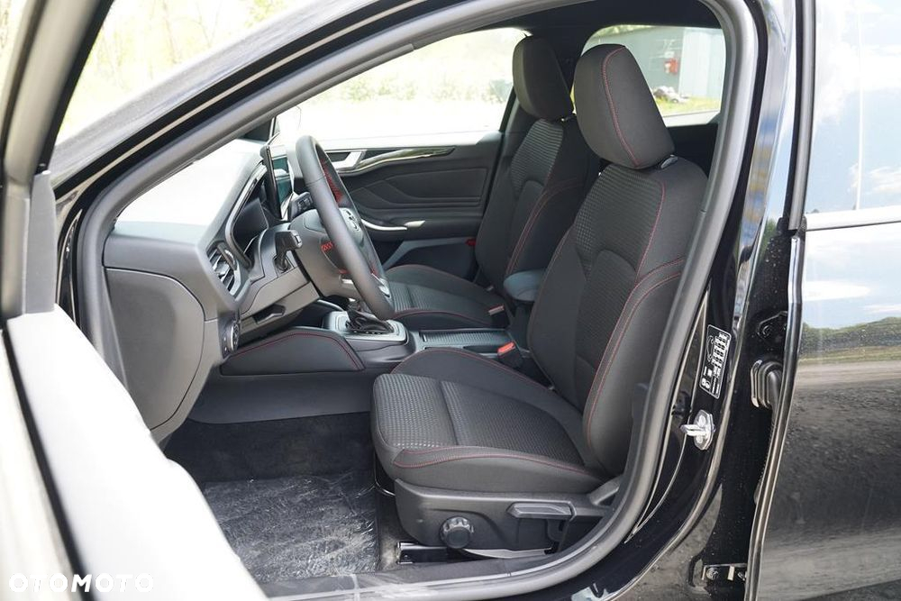 Ford Focus 1.0 EcoBoost mHEV ST-Line X - 11