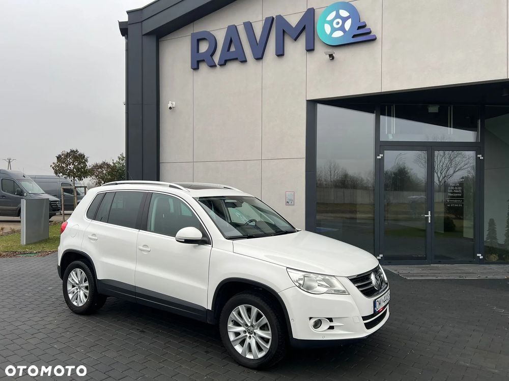 Volkswagen Tiguan - 1