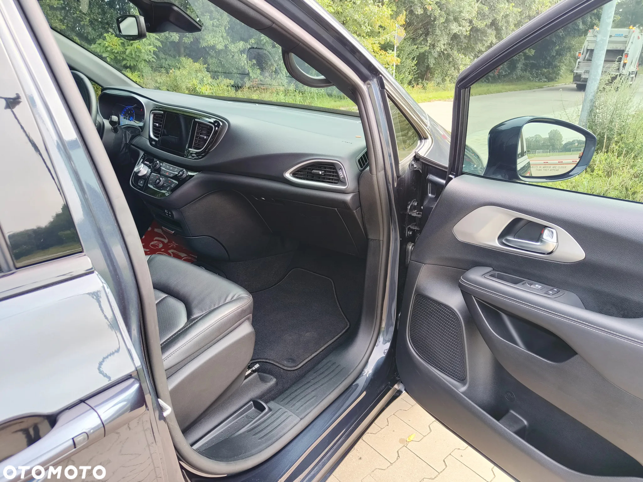 Chrysler Pacifica - 18