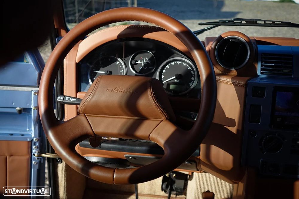 Land Rover Defender - 14