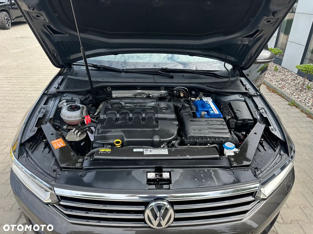 Volkswagen Passat - 15