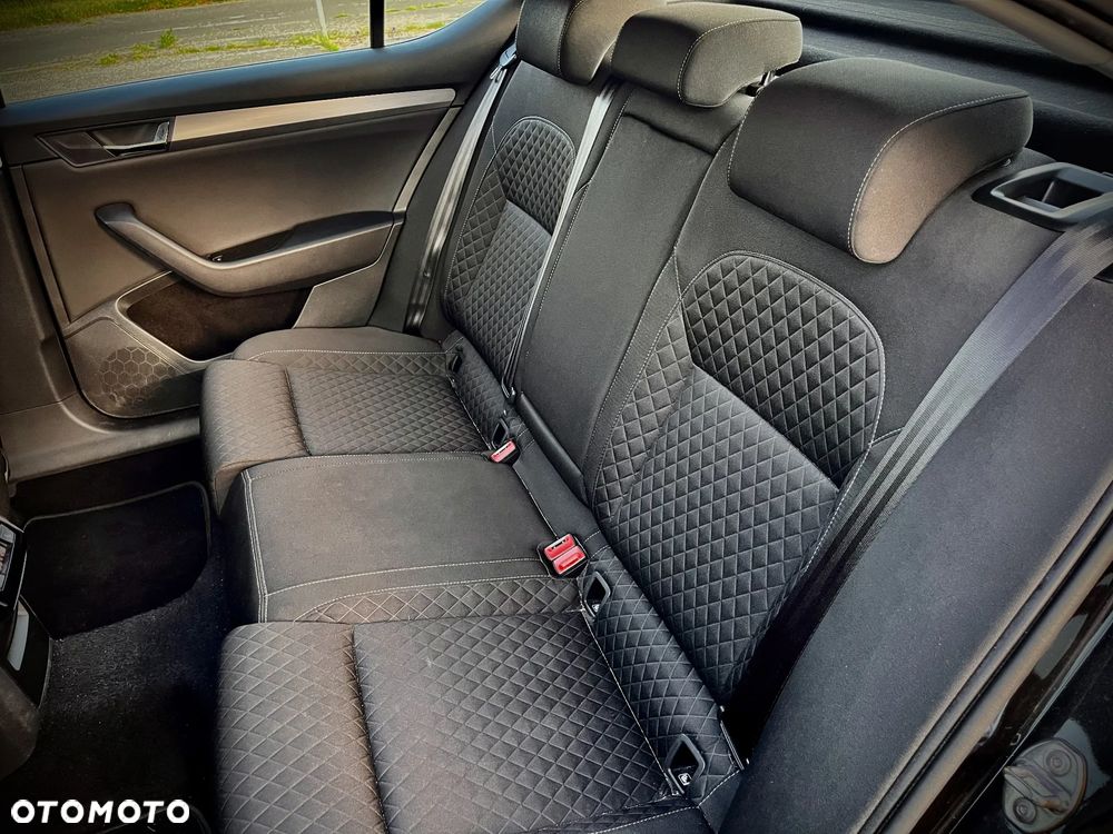 Skoda Superb 2.0 TDI Style DSG - 10
