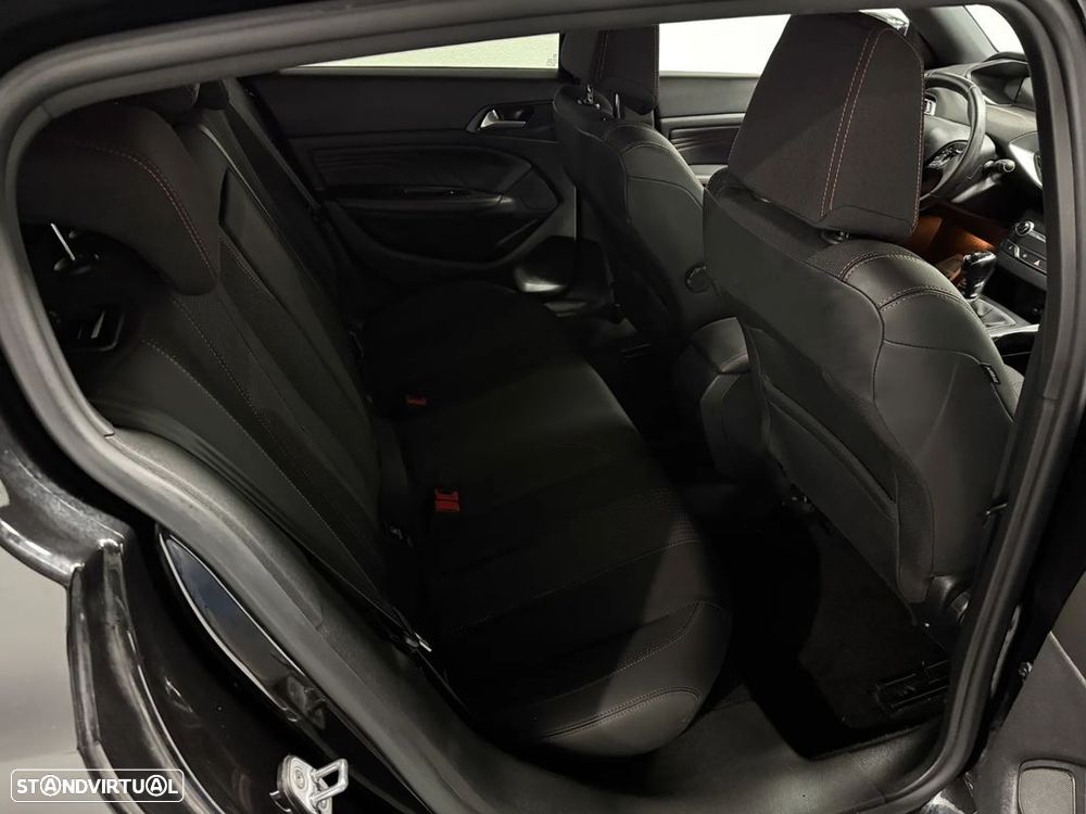 Peugeot 308 1.2 PureTech GT Line - 23