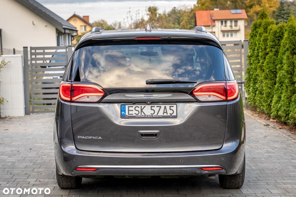 Chrysler Pacifica - 12