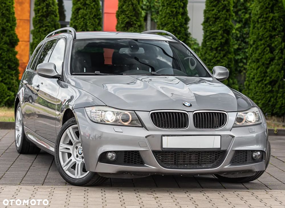BMW Seria 3 320d xDrive DPF Touring - 1