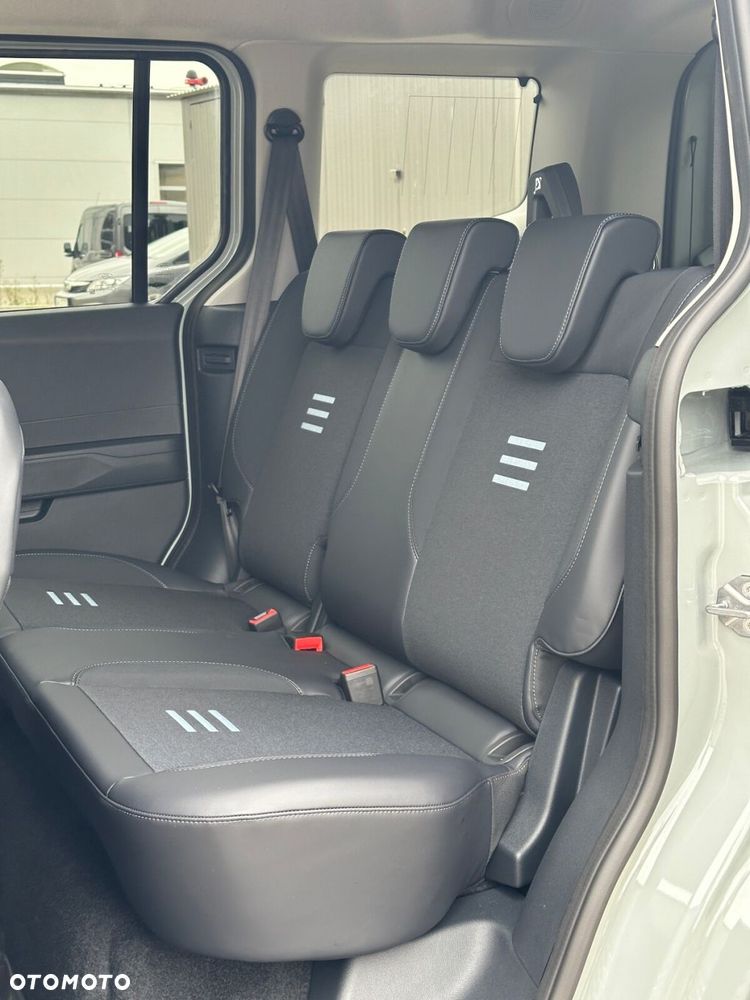 Ford Tourneo Courier - 11