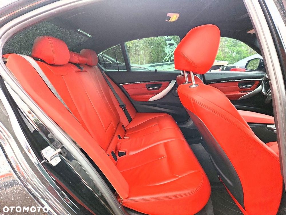 BMW Seria 3 340i xDrive M Sport - 10
