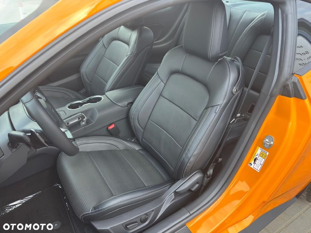 Ford Mustang - 18