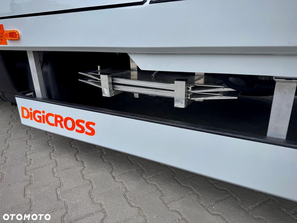 Iveco 70C21A8P DiGiCROSS - 21