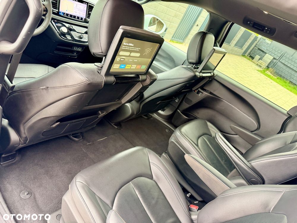 Chrysler Pacifica - 34