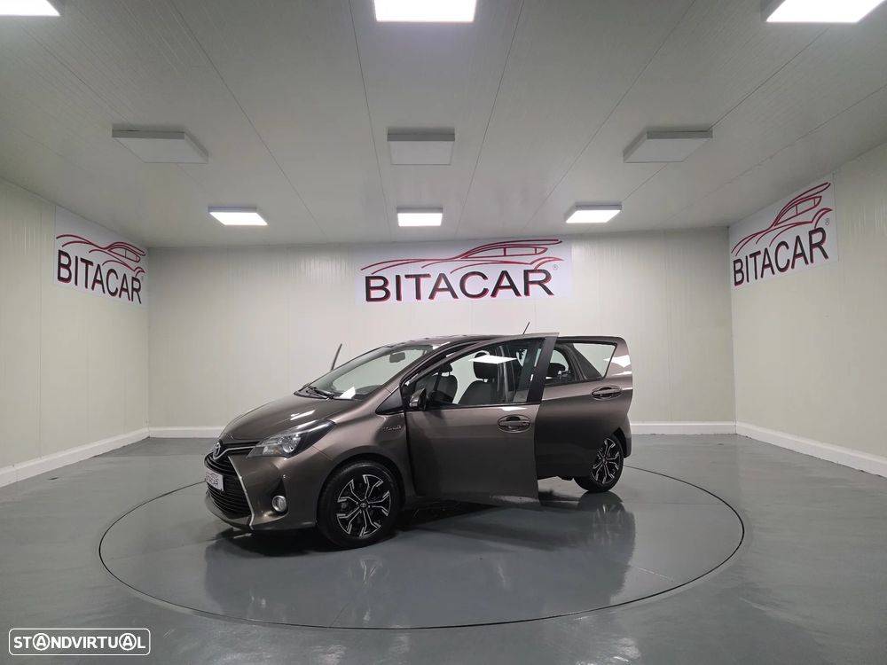 Toyota Yaris 1.5 HSD Comfort+P.Style - 13