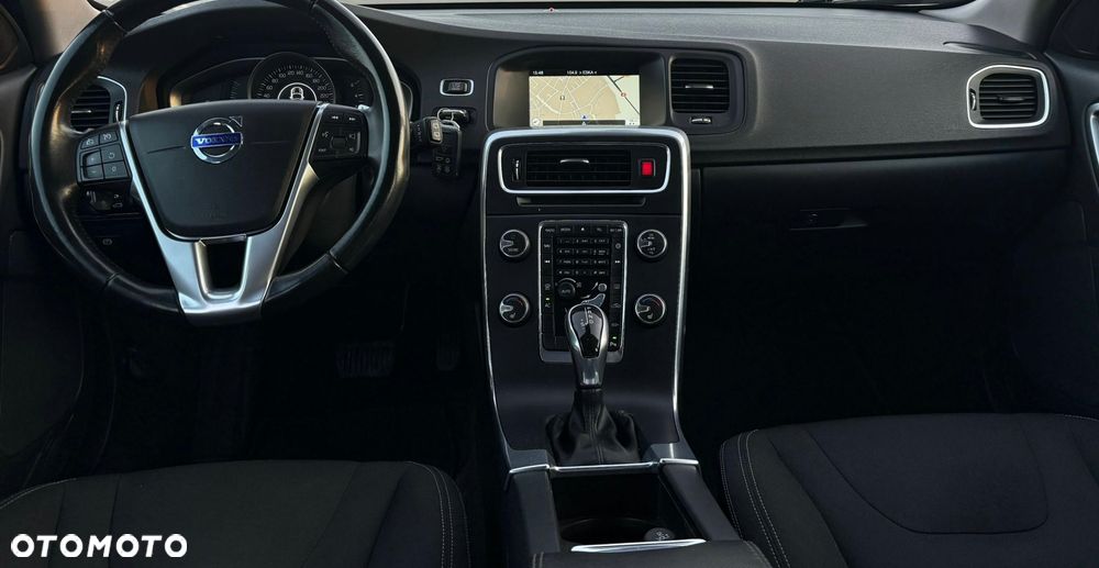 Volvo V60 Cross Country D3 Geartronic Summum - 16