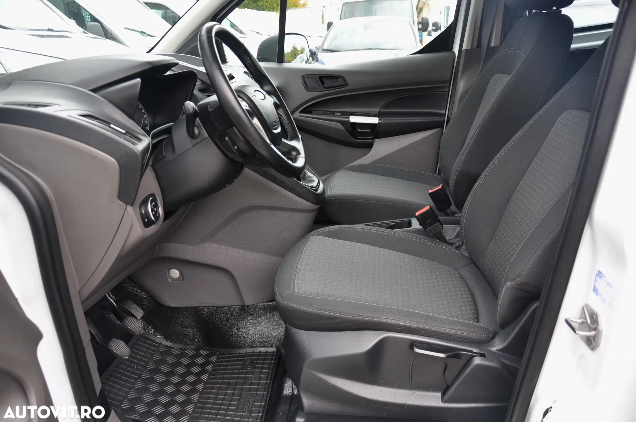Ford Transit Connect L2H1 5 Locuri - 13