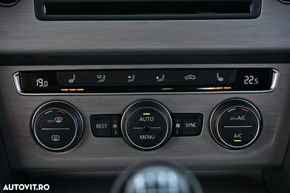 Volkswagen Passat 2.0 TDI Trendline - 21