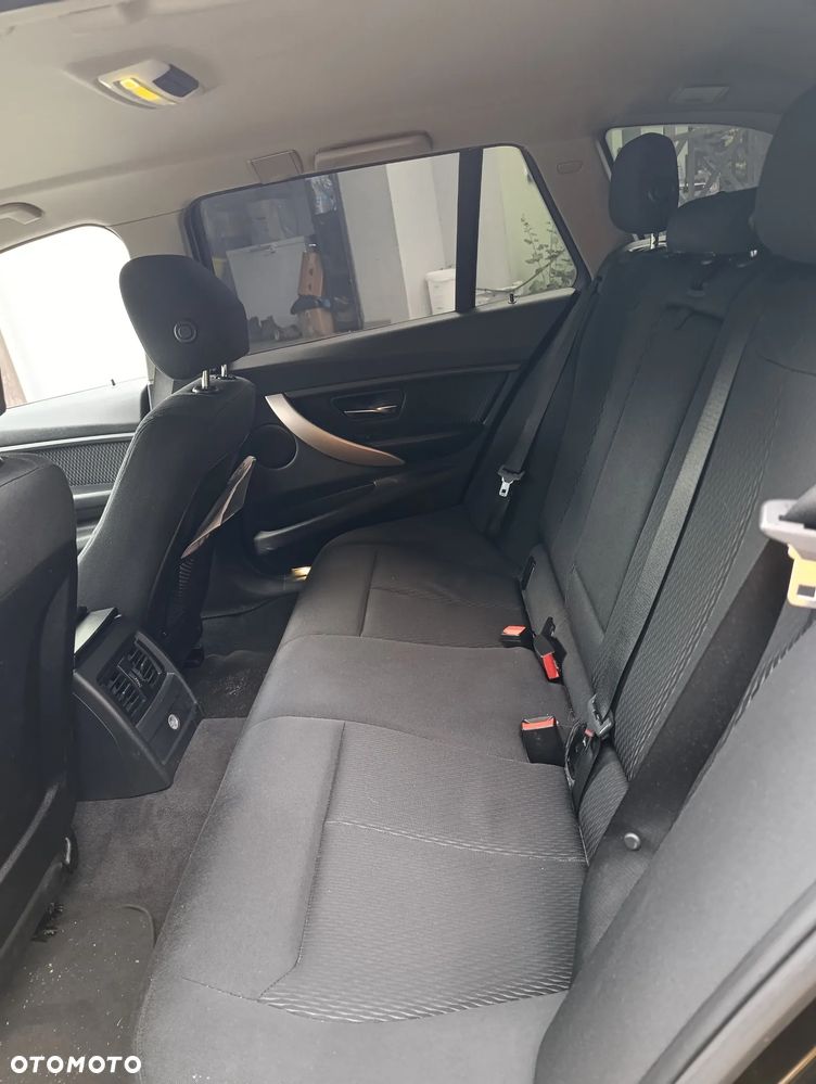 BMW Seria 3 320d - 15