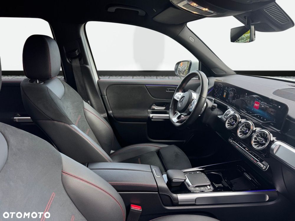 Mercedes-Benz GLB - 13