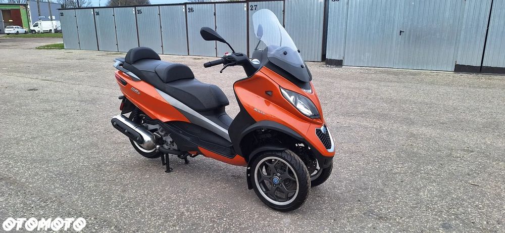 Piaggio MP-3 - 12