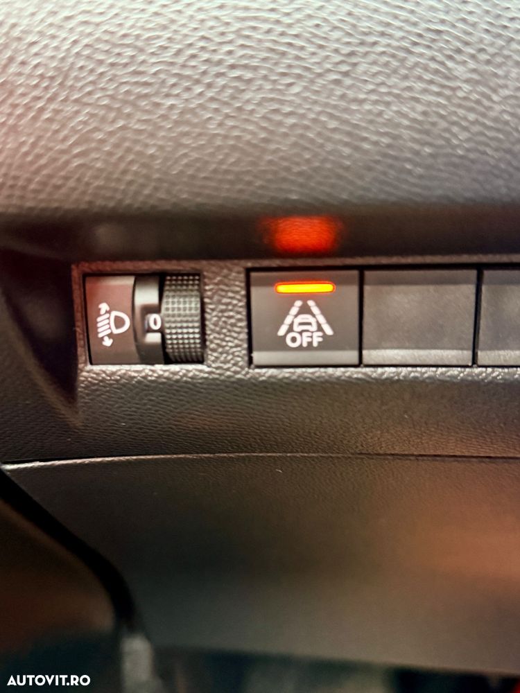 Peugeot 208 1.2 L PureTech STT Active - 12