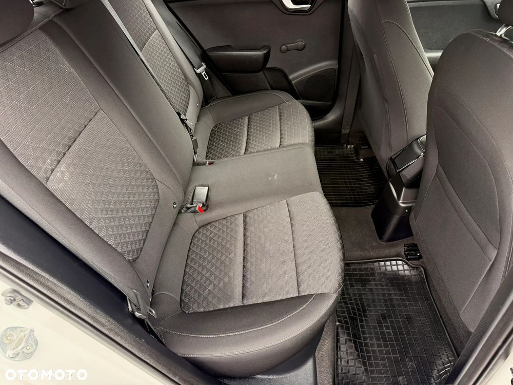 Kia Rio 1.4 L - 21