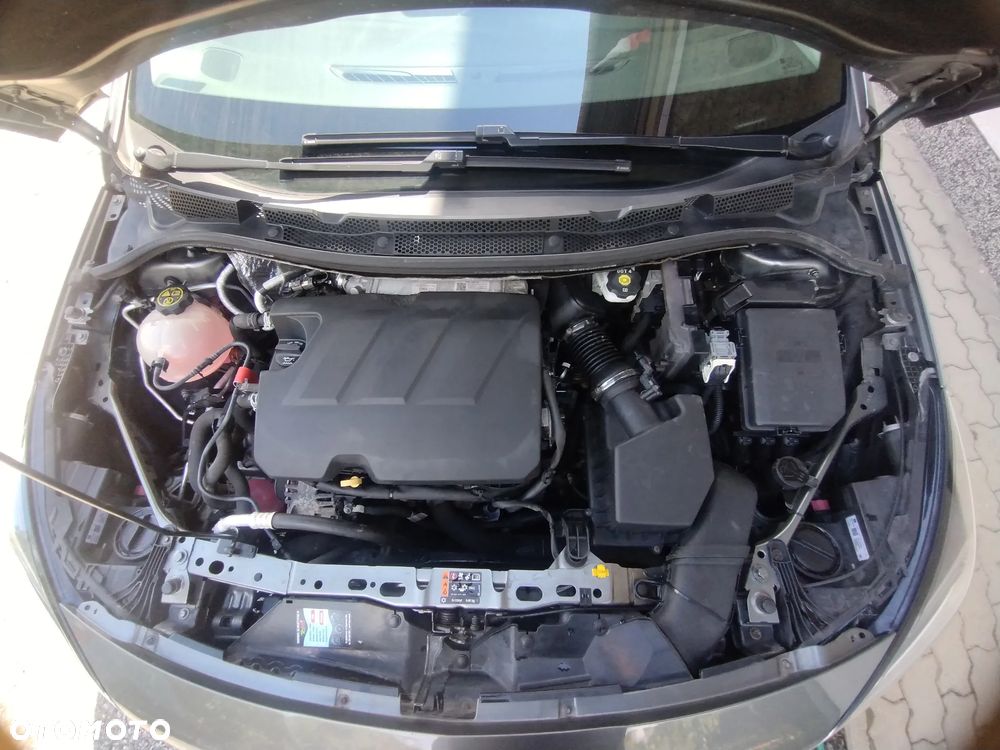Opel Astra 1.5 CDTI S&S - 12