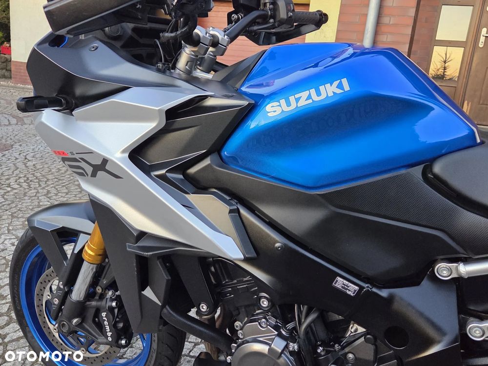 Suzuki GSX - 35