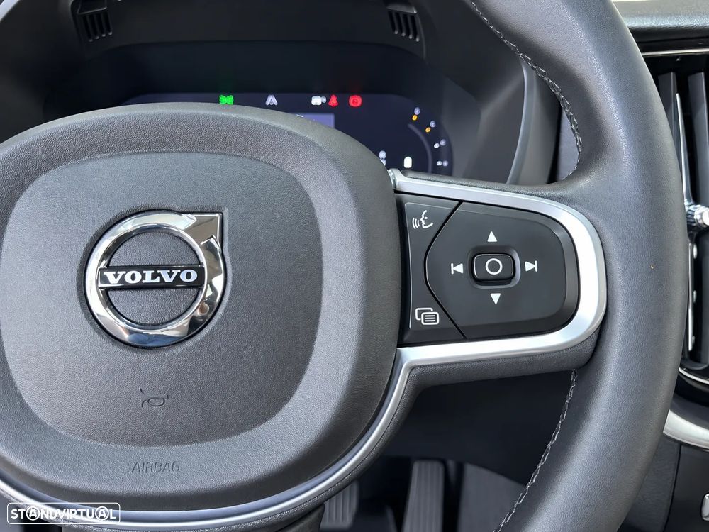 Volvo XC 60 2.0 B4 Momentum - 27