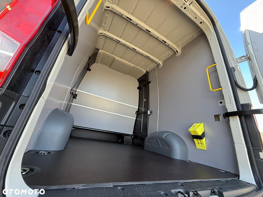 Volkswagen Crafter - 28