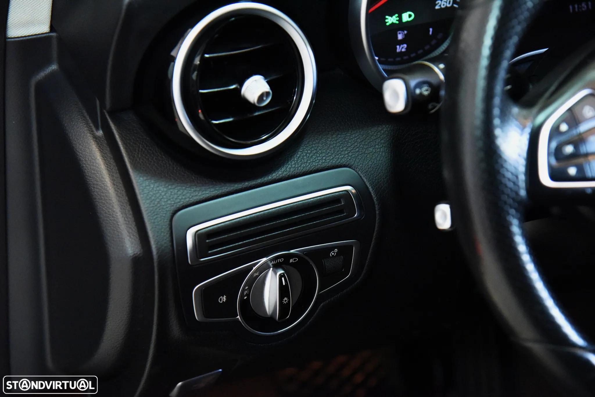 Mercedes-Benz C 300 BlueTEC Hybrid AMG Line - 11