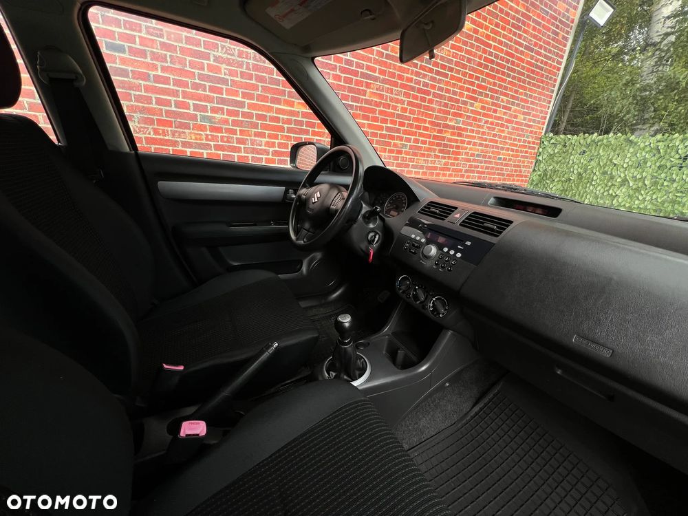 Suzuki Swift - 10