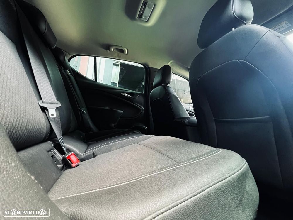 Opel Astra 1.6 CDTI Dynamic Sport S/S - 38