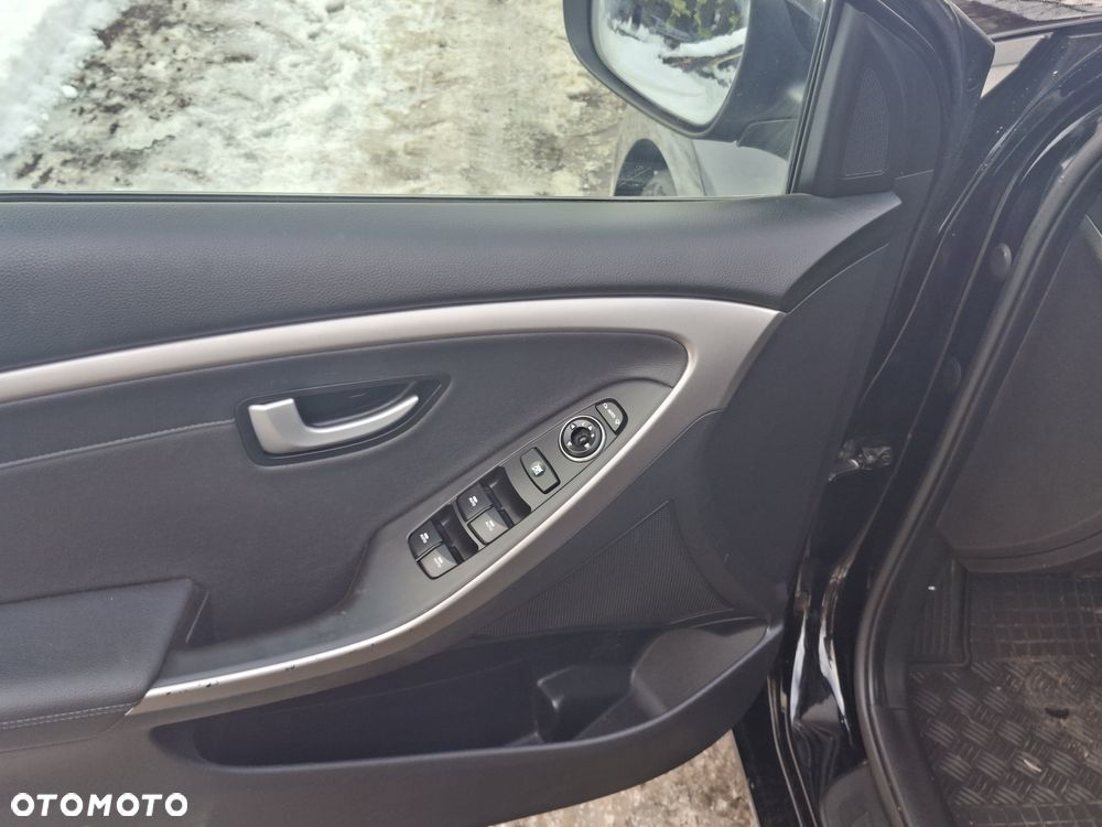 Hyundai i30 blue 1.6 GDI YES Silver - 10