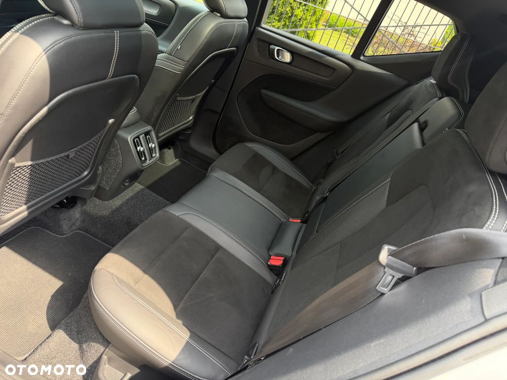 Volvo XC 40 T5 AWD R-Design - 32