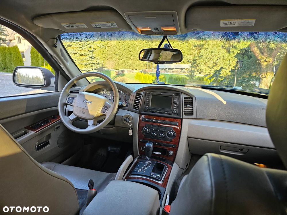 Jeep Grand Cherokee - 13