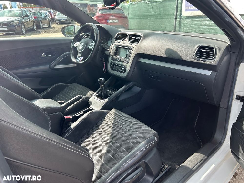 Volkswagen Scirocco 2.0 TDI Blue Motion Technologie Life - 4