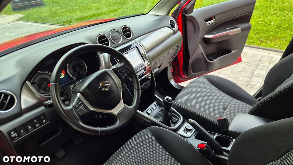 Suzuki Vitara 1.0 Boosterjet Premium 4WD - 17
