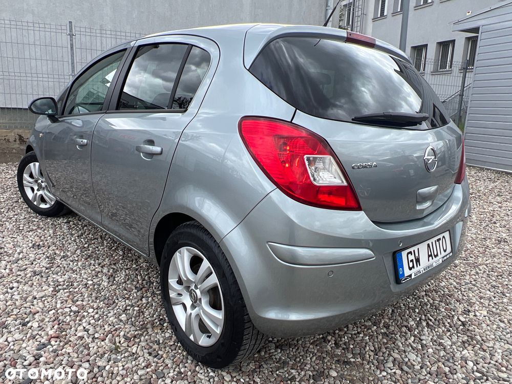 Opel Corsa 1.4 16V Innovation - 10