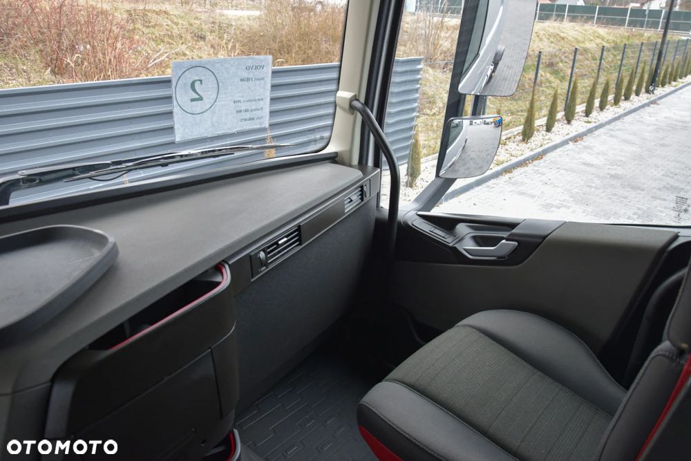 Volvo FH500 / NISKA KABINA / HYDRAULIKA / EURO 6 / ACC / LEDY / ALUFELGI / SERWISOWANY / SPROWADZONY - 28