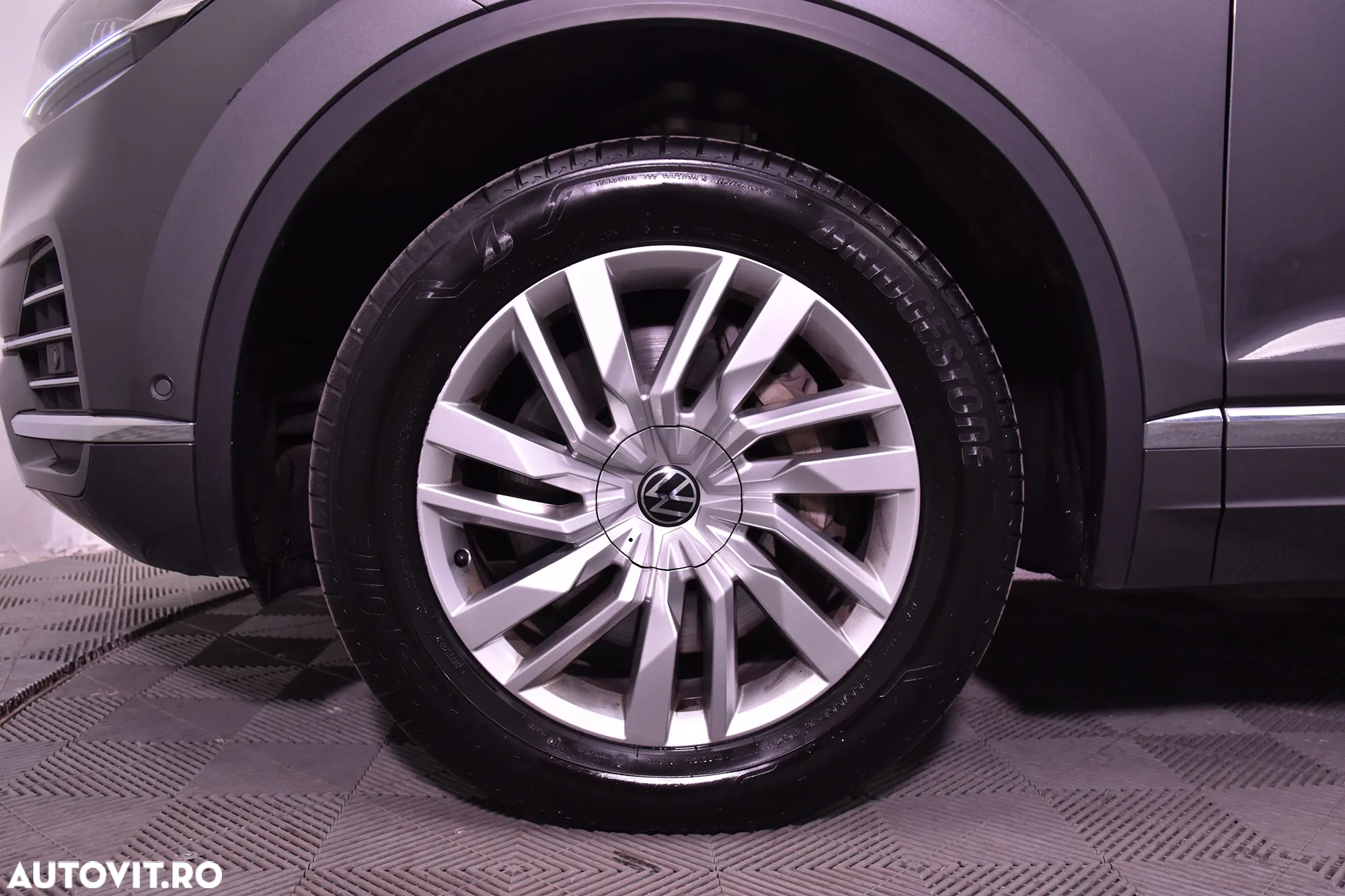 Volkswagen Touareg - 13