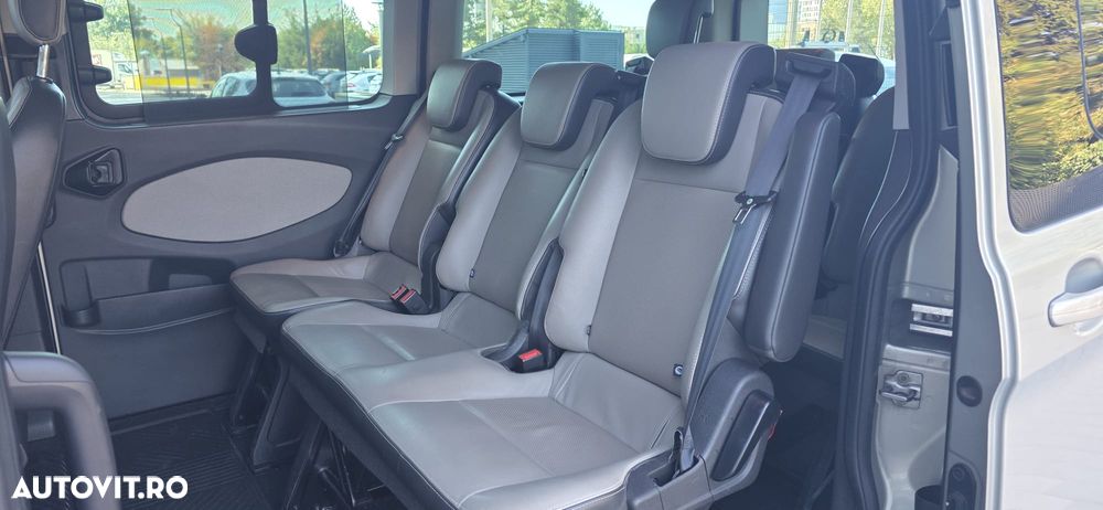 Ford Tourneo Custom - 15