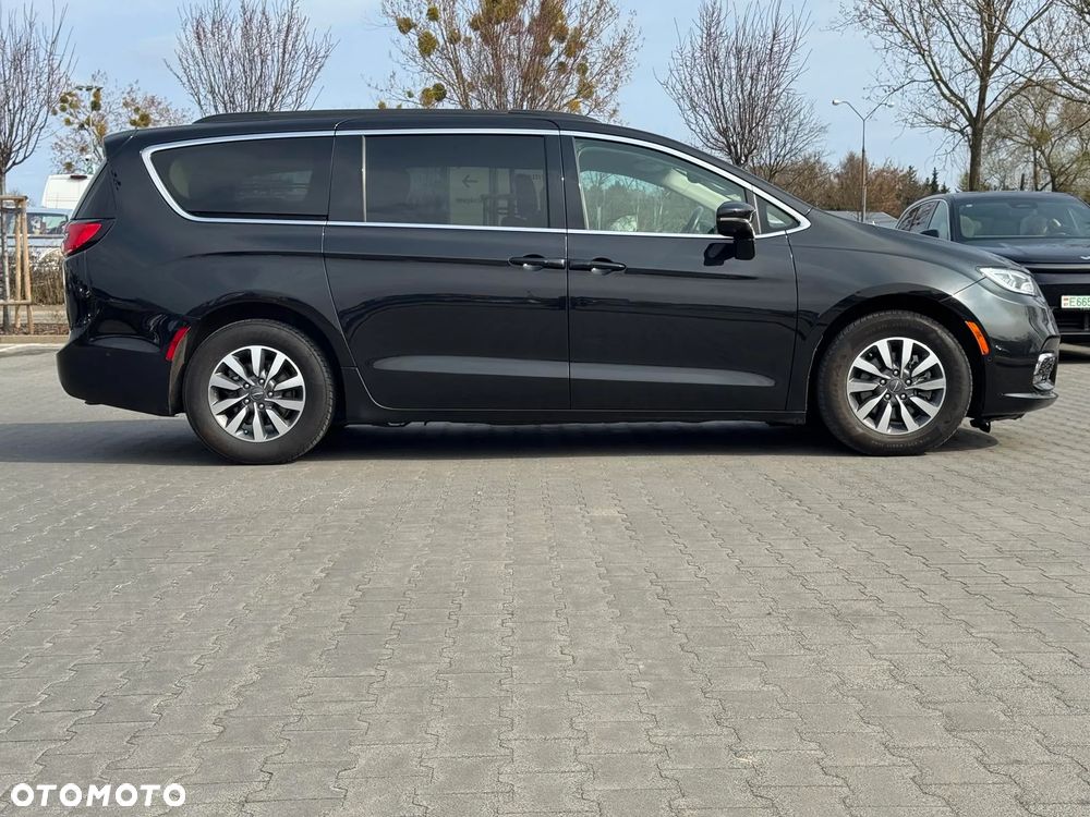 Chrysler Pacifica - 11