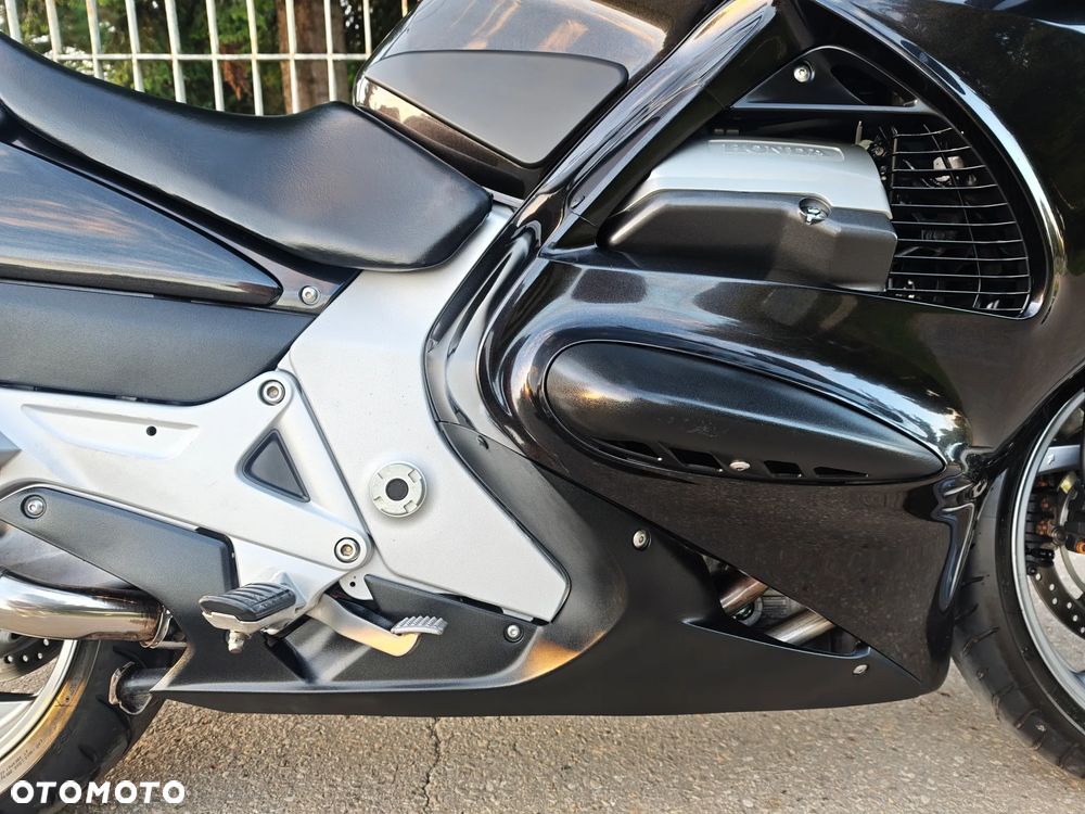 Honda ST - 16