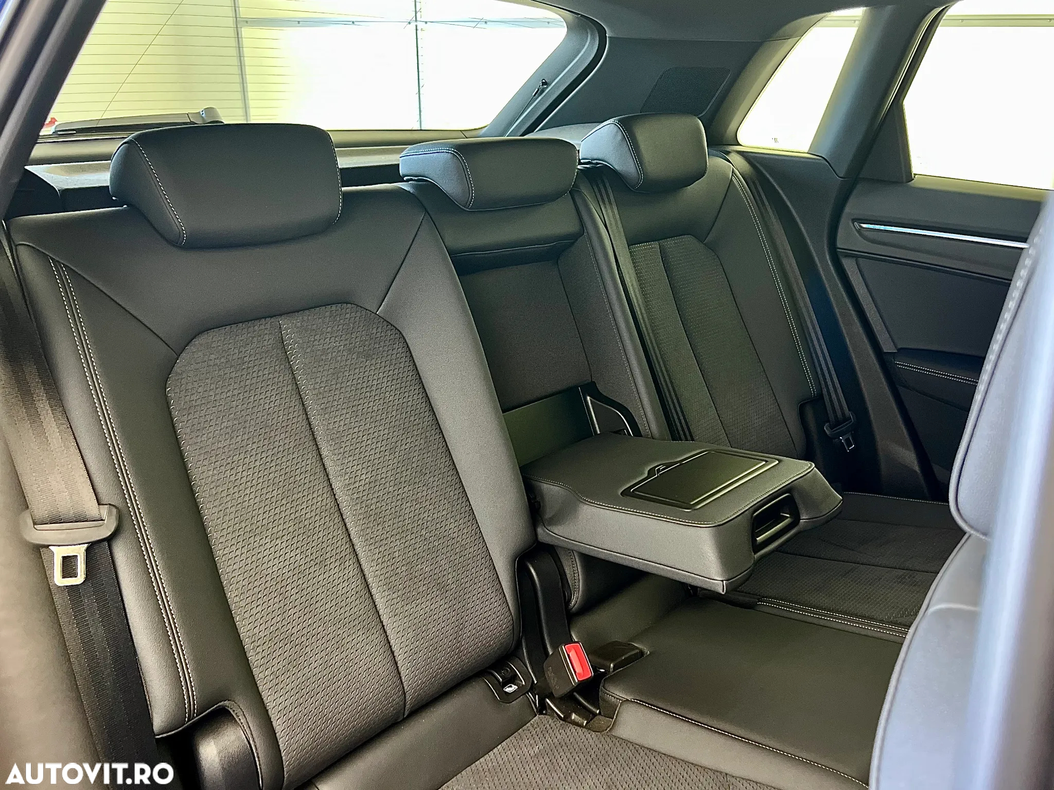 Audi Q3 2.0 40 TDI quattro S tronic S Line - 35