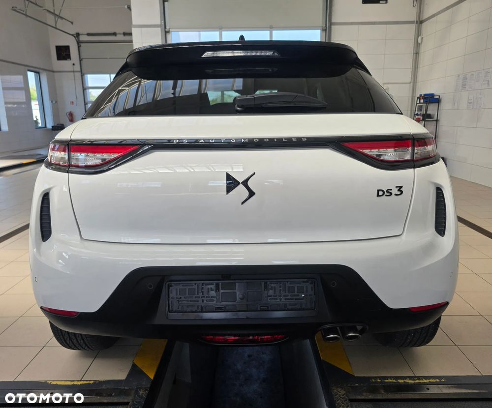 DS Automobiles DS 3 Crossback 1.2 PureTech Performance Line + - 6