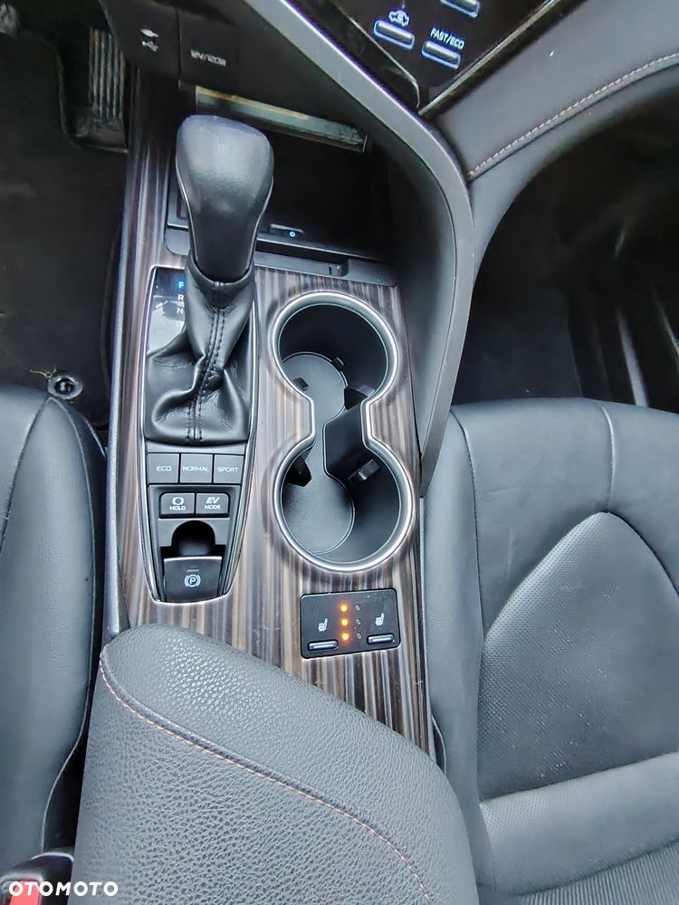 Toyota Camry 2.5 Hybrid Executive CVT - 9