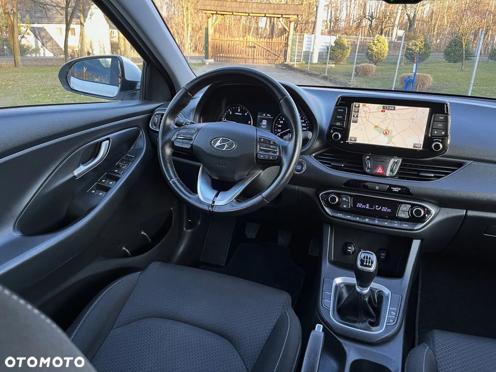 Hyundai i30 blue Kombi 1.6 CRDi Passion - 12