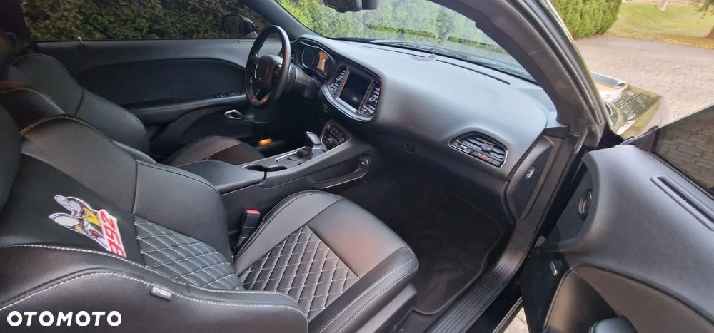 Dodge Challenger 6.4 Scat Pack - 8