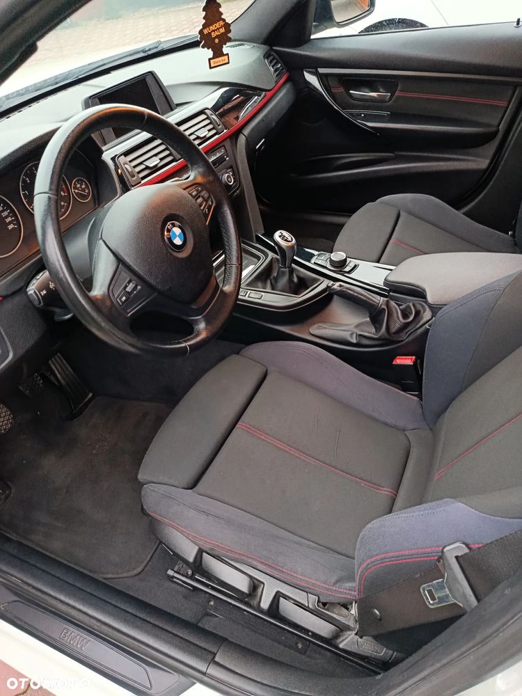 BMW Seria 3 320d Efficient Dynamics Sport Line - 10