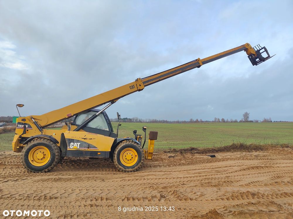 Caterpillar TH360B - 8