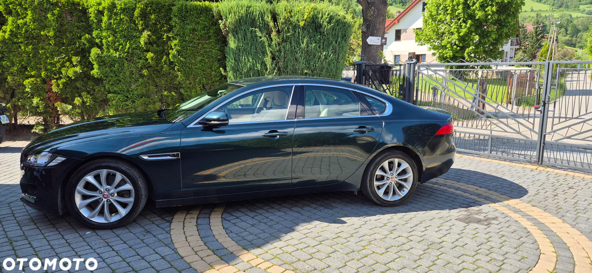 Jaguar XF 3.0 TDV6 Portfolio - 12