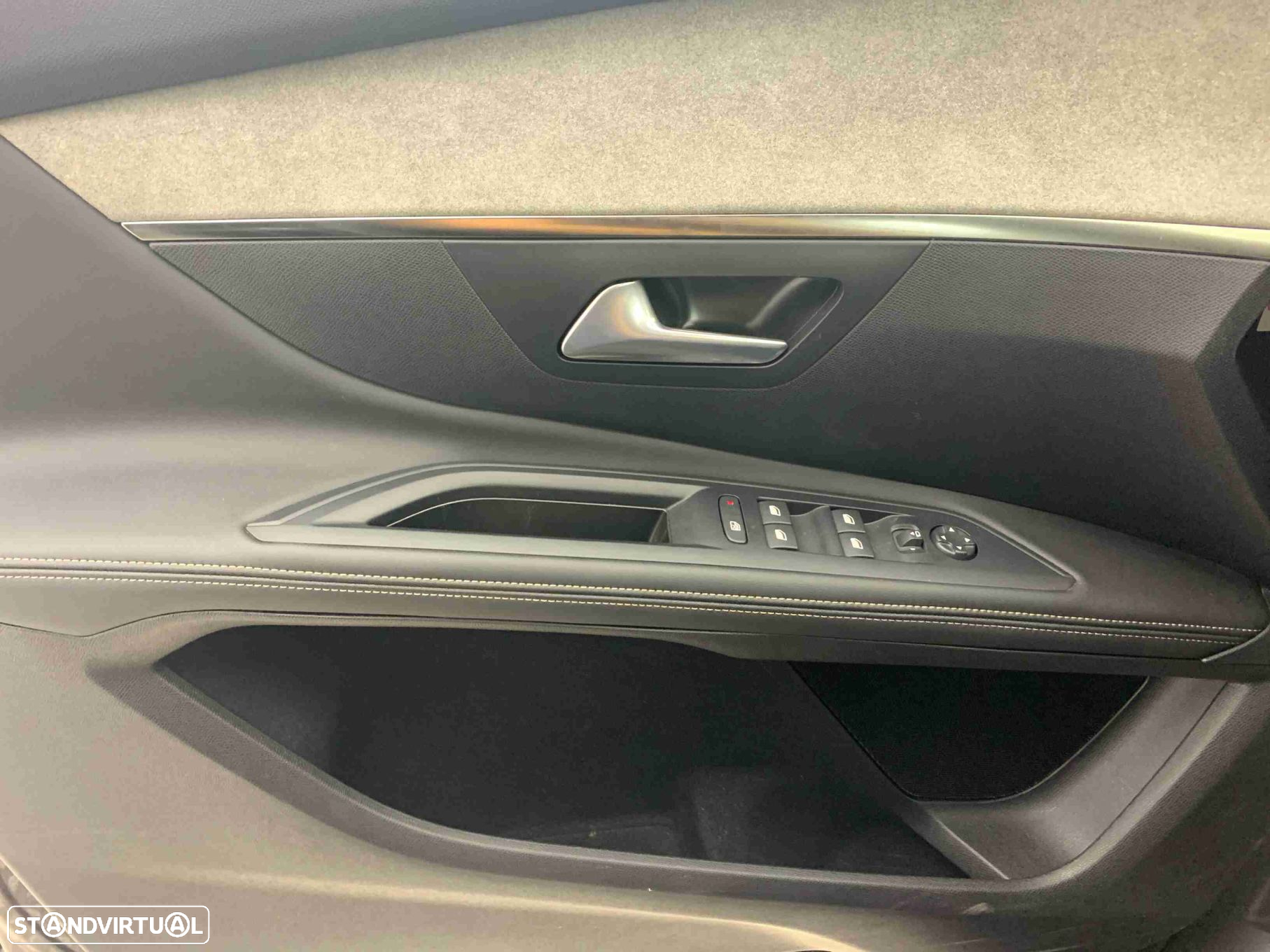 Peugeot 5008 1.5 BlueHDi Allure Pack EAT8 - 11